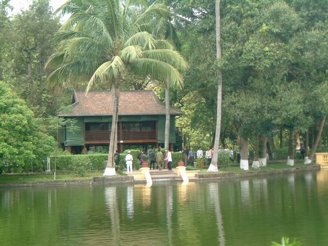 Hồ Chí Minh - Từ lòng yêu nước đến con đường giải phóng dân tộc